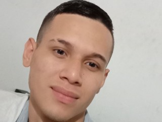 Adrian022