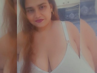 Picture of sexy camgirl model IndianClover