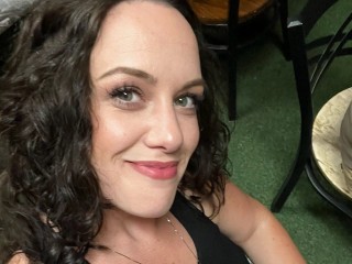 Chat with Olivia_Oceans live now!