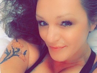 ScarlettRose8585 on Streamate