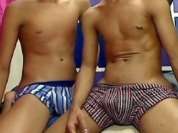 2guyshornycum