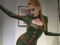 MadameSindi is live now!