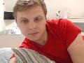 blueeyeslover is live now!
