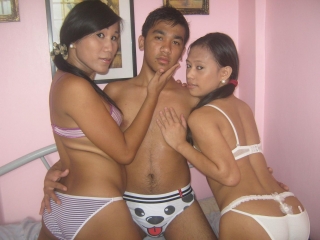 Picture of 3somecumin2town Web Cam