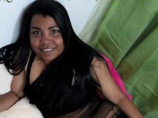 Picture of Hotbrunettexy Web Cam