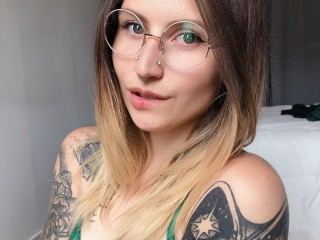 I make myself cum with 3 toys at the same - Sex Video with ...