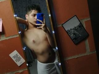 Twink Male Cams (1,000+ Nude Men) Free Live Sex & Adult Chat ...