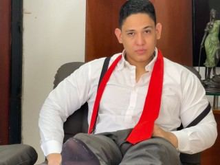 coltonmassif Nude on Live Sex Cam Guy & Webcam Chat | Jerkmate