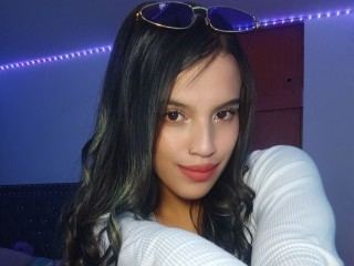 Naughty Cams (30,000+ Nude Girls) Free Live Sex & Adult Chat ...