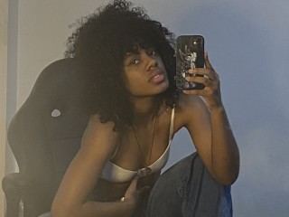 angeliique's profile picture