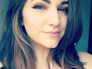 34HHGamerGirlHannah profile