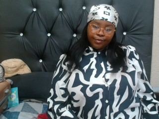 Chat with Sexy and Slutty Cam Ebony live free on Slutroulette