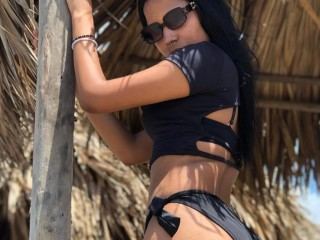 KiimxLatina Se Desnuda en Vivo, Webcam Chica y Chat de Sexo | Jerkmate