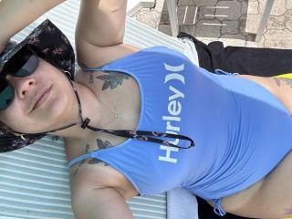Curvylici0us profile