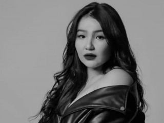 Chat with Sexy and Slutty Cam Asian live free on Slutroulette