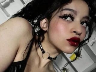 lolaabloomm's profile picture