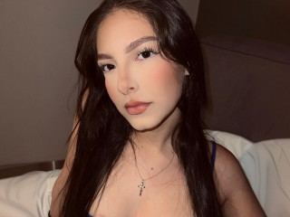 Camgirl is actually offline