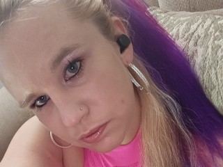 ellacoles's profile picture – Girl on Jerkmate