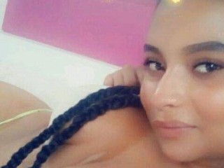 Sophie3xkiss webcam girl as a performer. Gallery photo 1.