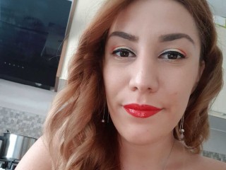 Chiarra27 webcam girl as a performer. Gallery photo 1.