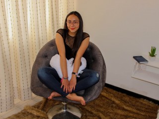 CarlaBooks webcam girl as a performer. Gallery photo 1.