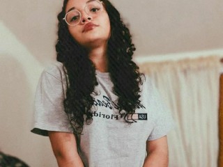 Brianakawai webcam girl as a performer. Gallery photo 1.