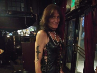 Mandi webcam girl as a performer. Gallery photo 1.