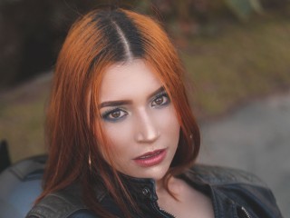 SharonGunter webcam girl as a performer. Gallery photo 3.