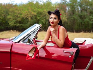 LanaRaid webcam girl as a performer. Gallery photo 1.