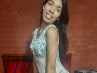 baby_latinamarynn webcam girl as a performer. Gallery photo 2.
