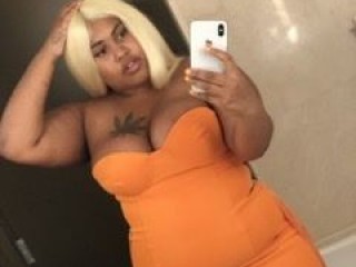 Rainybabe webcam girl as a performer. Gallery photo 1.