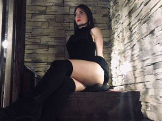 Kelsi_Black webcam girl as a performer. Gallery photo 1.