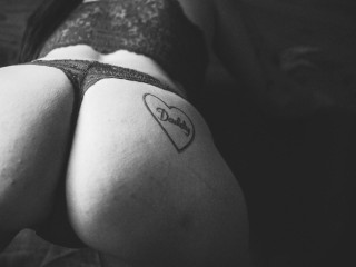 Bonnieliz webcam girl as a performer. Gallery photo 1.