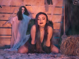 DeborahLuca webcam girl as a performer. Gallery photo 1.