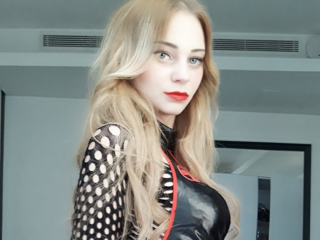 OlesiaCandy018 webcam girl as a performer. Gallery photo 2.
