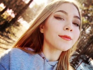 Little_LizaX webcam girl as a performer. Gallery photo 1.