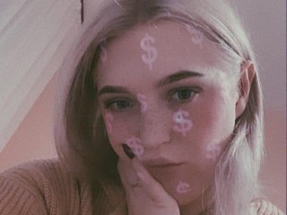 Naomi_Mio webcam girl as a performer. Gallery photo 1.