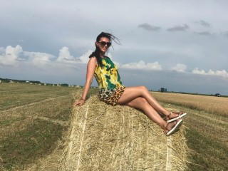 TheLadyClaudia webcam girl as a performer. Gallery photo 3.