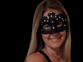Indexed Webcam Grab of Maskedhousewife