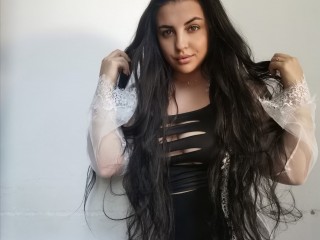 Meryjensen webcam girl as a performer. Gallery photo 1.