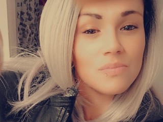 KandyBostic webcam girl as a performer. Gallery photo 1.