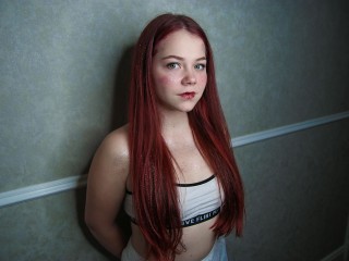 SafiSmith webcam girl as a performer. Gallery photo 1.