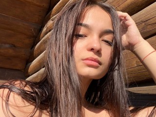 AntoniaHerrera webcam girl as a performer. Gallery photo 1.