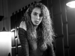 Purplecurls webcam girl as a performer. Gallery photo 2.