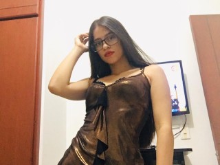 latinagirl018 webcam girl as a performer. Gallery photo 3.