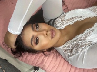 Charlote_Rouge webcam girl as a performer. Gallery photo 1.