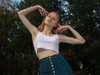 LikaGrrrey webcam girl as a performer. Gallery photo 2.