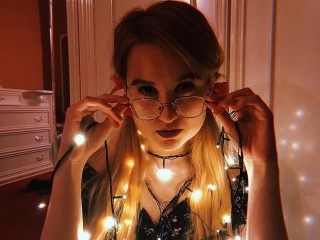 Lolli_po webcam girl as a performer. Gallery photo 2.