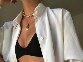 RosaliyaQ webcam girl as a performer. Gallery photo 2.