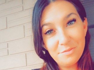 Oneandamillion699 webcam girl as a performer. Gallery photo 1.